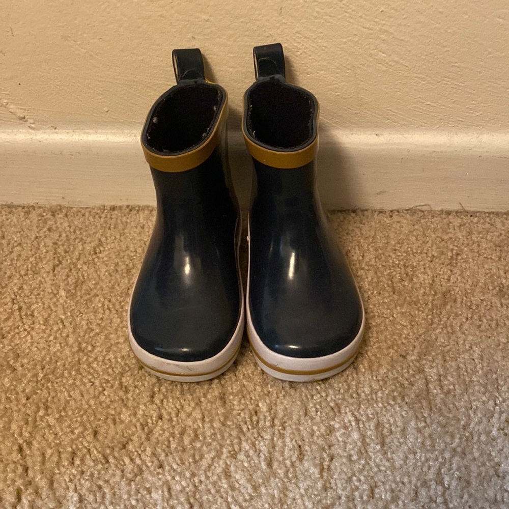 Toddler rain boots